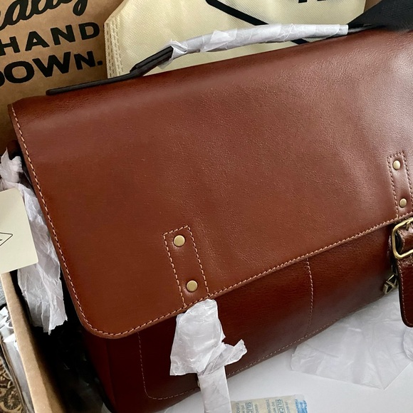 NEW Fossil leather messenger bag (was$278!) - Picture 4 of 5